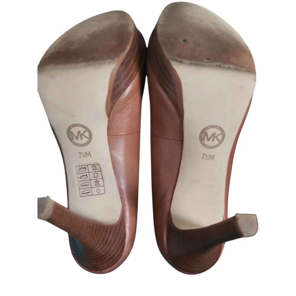 MICHAEL KORS 4in Heels In Cognac Color. Worn a Handful Of Times. Size 7 1/2M - Picture 3 of 3